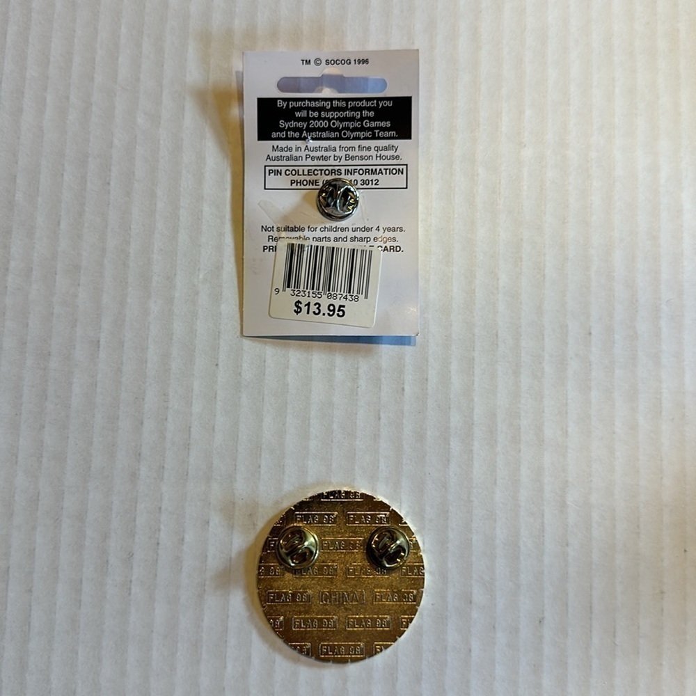Set of 2 Sydney Australia Olympic Games 2000 collectors pins one is NWT - Picture 2 of 4